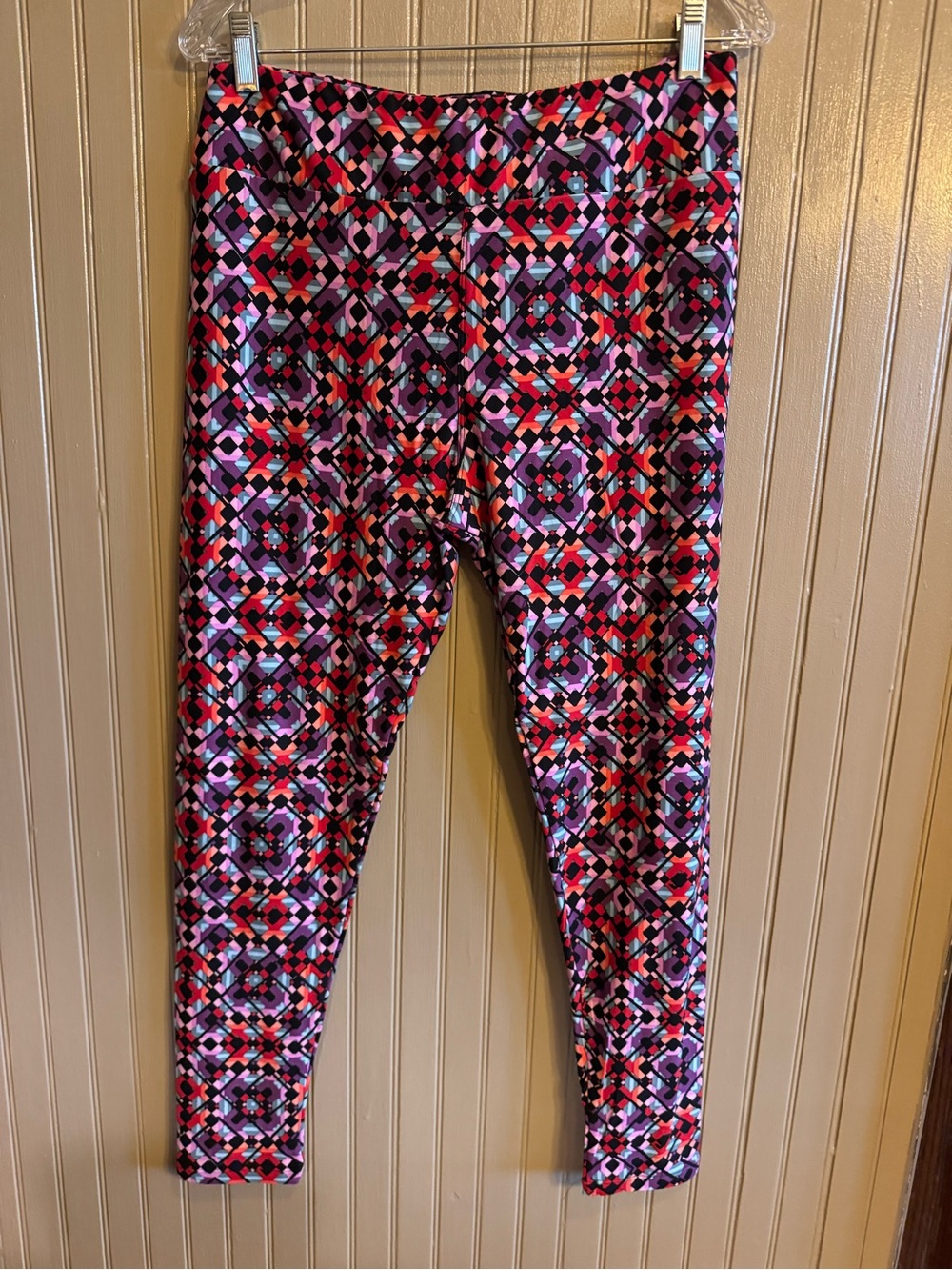 New LuLaRoe Multicolor Geometric Print Leggings Tall & curvy